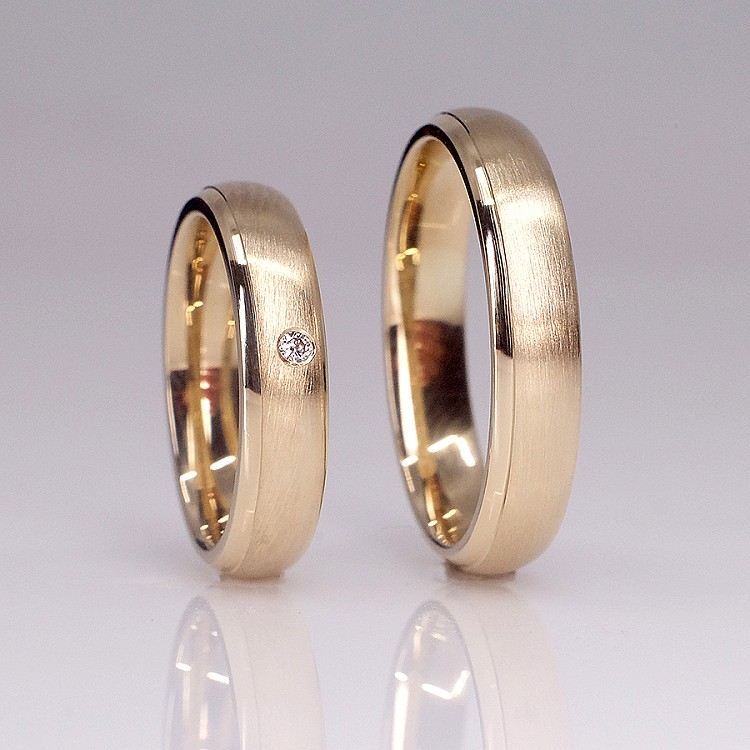 Wedding rings v1603 in Gold or Platinum with Diamond