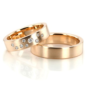 Wedding rings v173 in Gold or Platinum with Diamonds