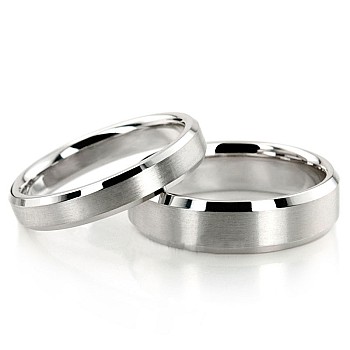 Classic Wedding Rings v177 in Gold or Platinum with Beveled Edges