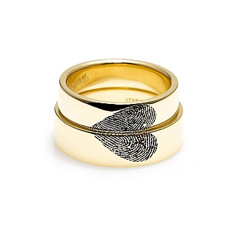 Personalized Gold or Platinum Wedding Rings v1836 with Heart-Shaped Imprints