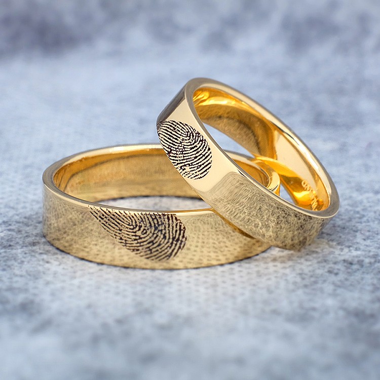 Personalized Gold or Platinum Wedding Rings v1836 with Heart-Shaped Imprints