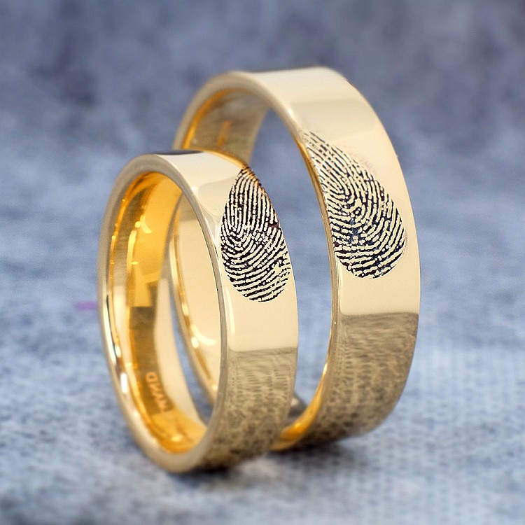 Personalized Gold or Platinum Wedding Rings v1836 with Heart-Shaped Imprints