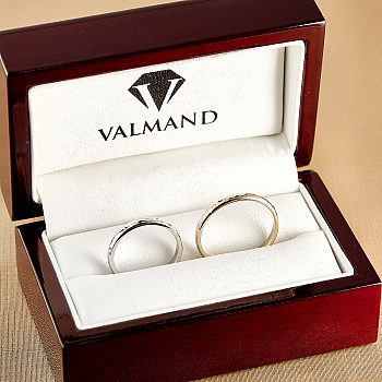 Wedding rings v188 in Gold or Platinum Model Hammer