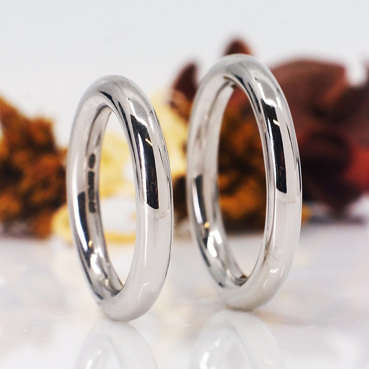 Extra rounded classic wedding rings v190 in Gold or Platinum