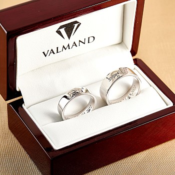 Wedding rings v198 in Gold or Platinum Love Knot Model