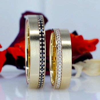 Wedding rings v231 in Gold or Platinum with Colorless and Black Diamonds