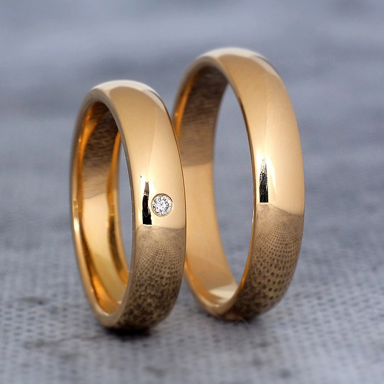 Wedding rings v352 in Gold or Platinum with Diamond