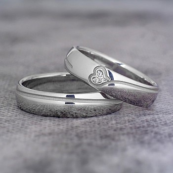 Wedding rings v362 in Gold or Platinum with Diamond