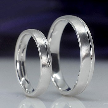 Wedding rings v437 in Gold or Platinum with Diamond