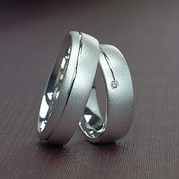 Wedding rings v4371 in Gold or Platinum with Diamond and Matt Sandblasted Finish