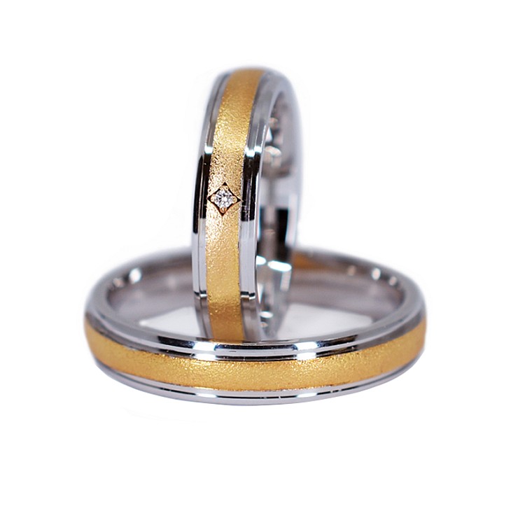 Wedding rings v523 in Gold or Platinum with Diamond