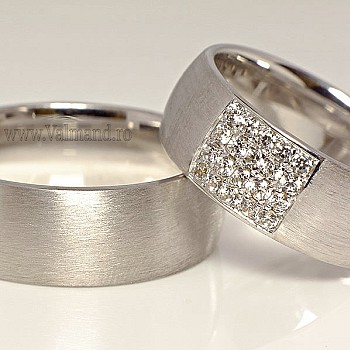 Wedding rings v848 in Gold or Platinum with Diamonds