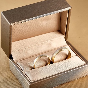 Wedding rings v873 in White and Yellow Gold with Diamond