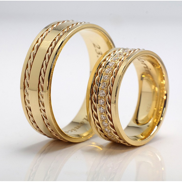 V975 Gold Diamond Wedding Rings